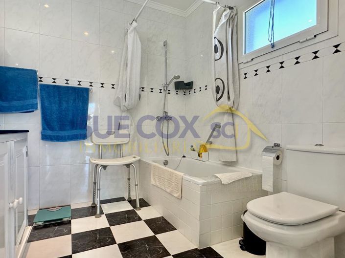 Image No.38-3 Bed House for sale