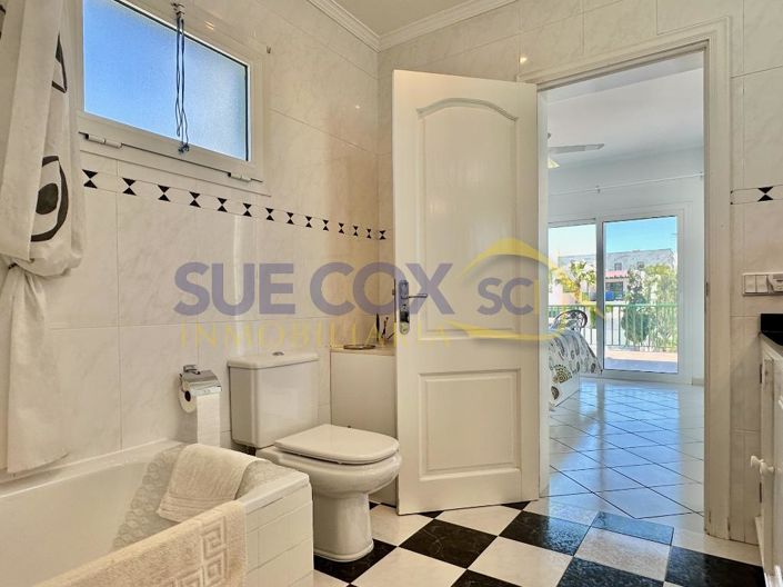 Image No.39-3 Bed House for sale