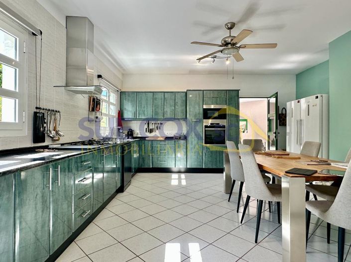 Image No.8-3 Bed House for sale