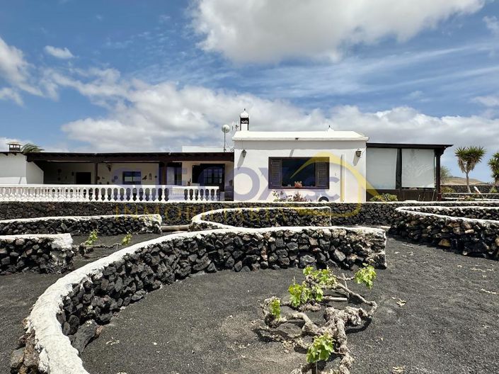 Image No.56-3 Bed Finca for sale