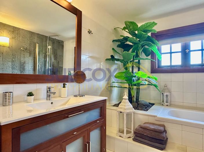 Image No.47-7 Bed Villa for sale