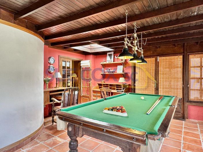 Image No.9-7 Bed Villa for sale