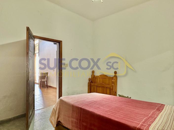 Image No.17-4 Bed House for sale