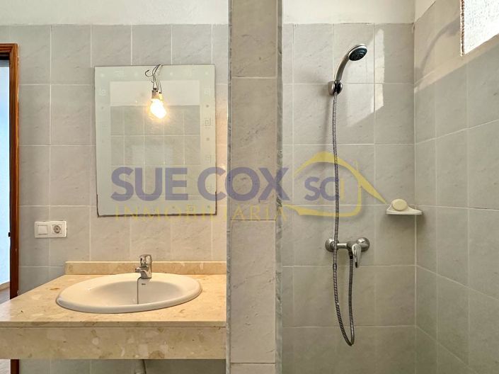 Image No.20-4 Bed House for sale