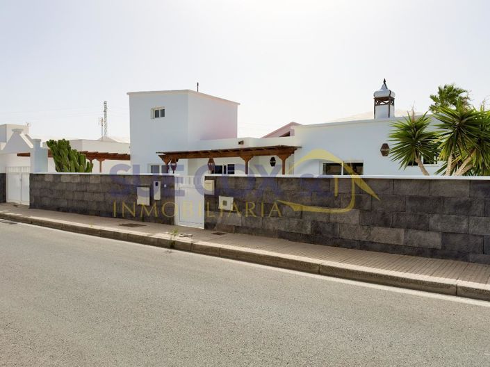 Image No.2-3 Bed House for sale