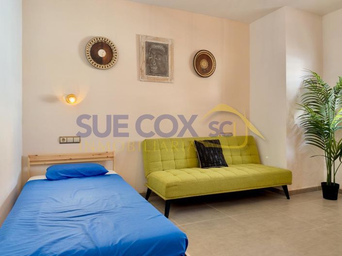 Image No.25-3 Bed House for sale