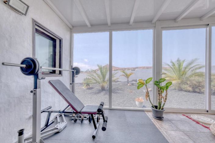 Image No.14-3 Bed House for sale