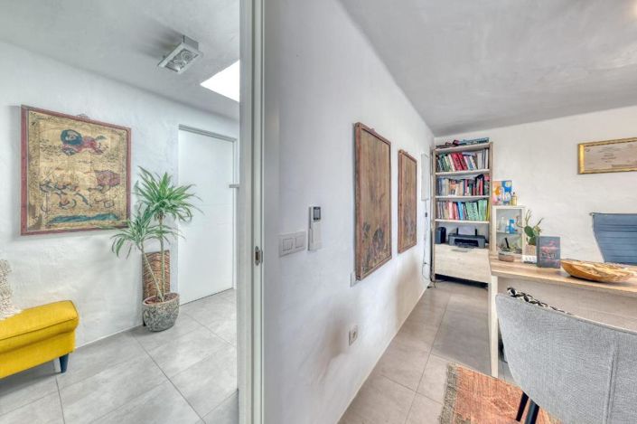 Image No.15-3 Bed House for sale