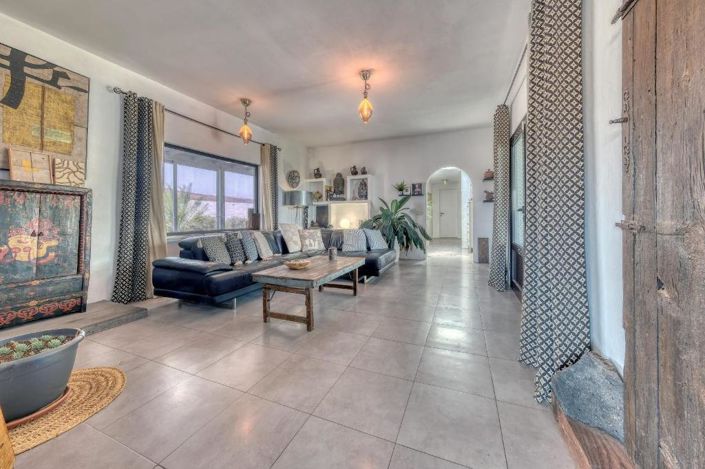 Image No.2-3 Bed House for sale