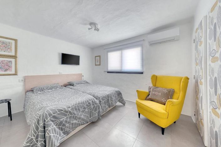 Image No.20-3 Bed House for sale