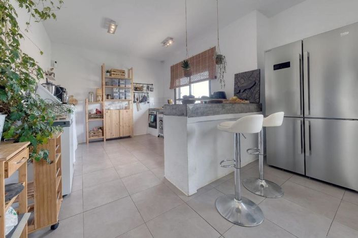 Image No.7-3 Bed House for sale
