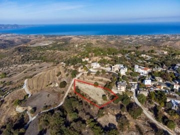 1 - Kinousa, Land