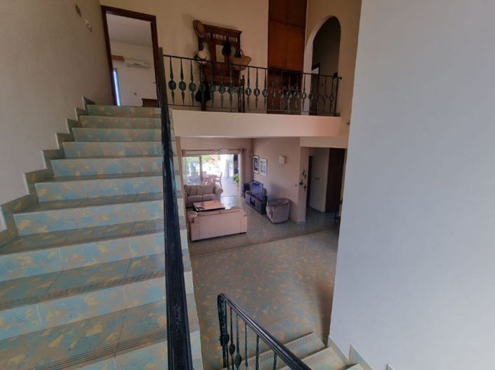 Image No.10-4 Bed Villa for sale