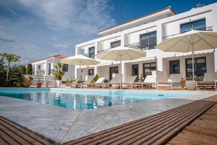 Image No.6-Commercial de 13 chambres à vendre à Kissonerga