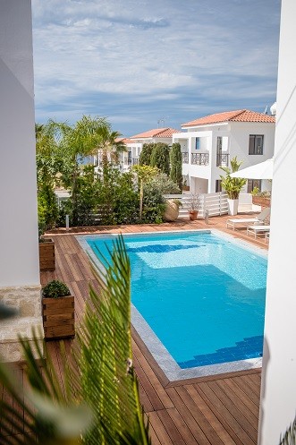 Image No.8-13 Bed Commercial for sale