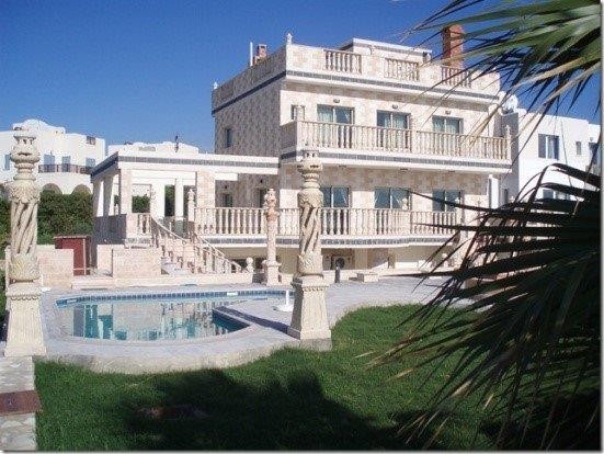 Image No.1-8 Bed Villa for sale