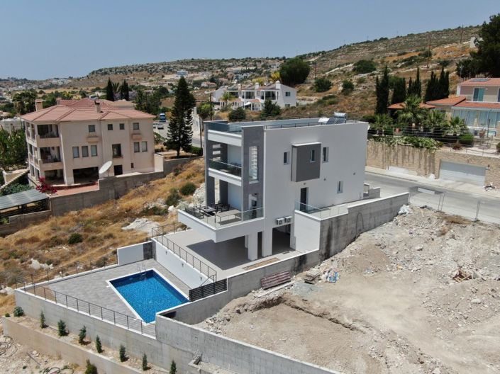 Image No.2-4 Bed Villa for sale