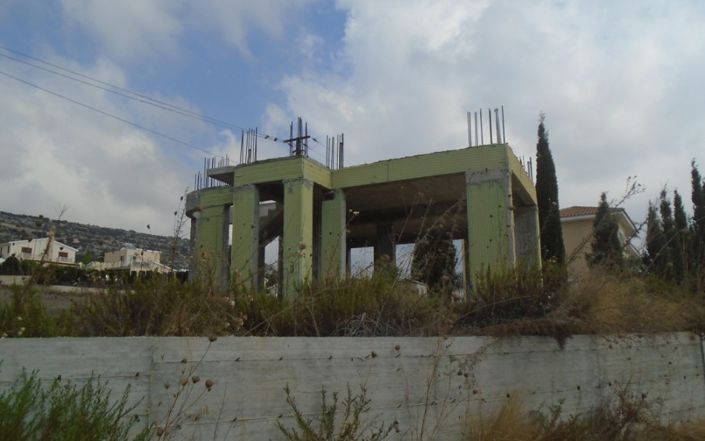 Image No.1-3 Bed Land for sale