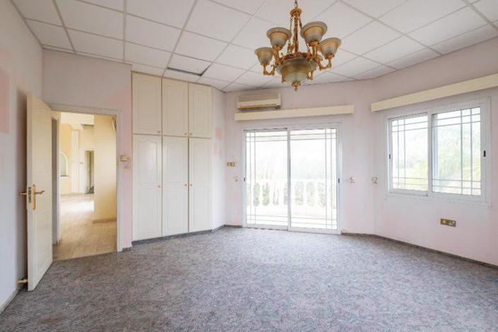 Image No.5-6 Bed Villa for sale