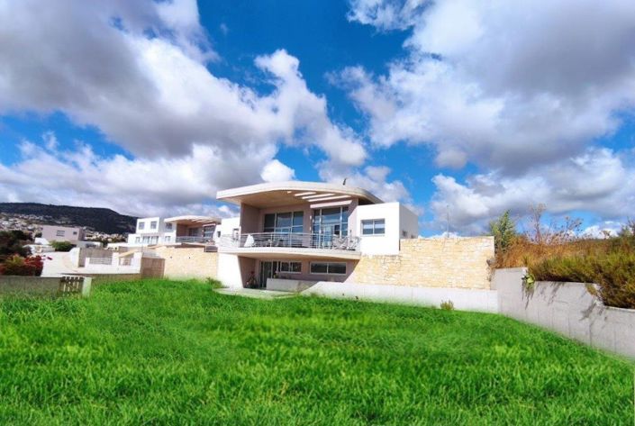 Image No.1-3 Bed Villa for sale