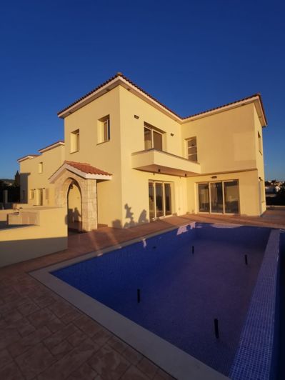 Image No.2-3 Bed Villa for sale