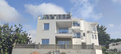 Ground Floor Apartment  For Sale  in  Mesa Chorio