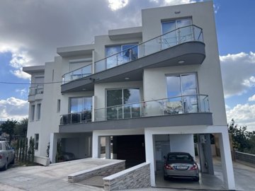 Ground Floor Apartment  For Sale  in  Mesa Chorio