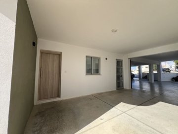 Ground Floor Apartment  For Sale  in  Mesa Chorio