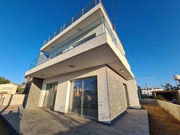Detached Villa For Sale  in  Anavargos