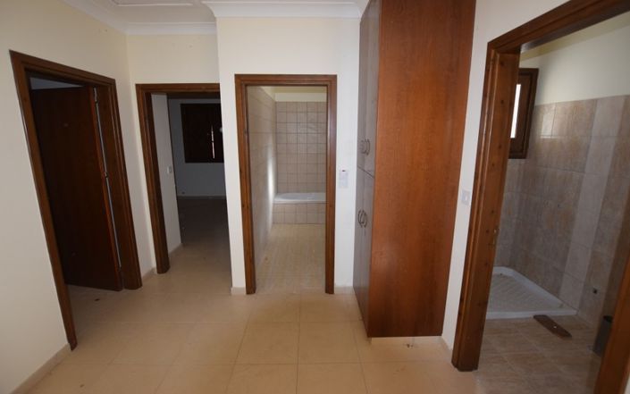 Image No.4-4 Bed House for sale