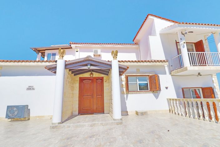 Image No.2-5 Bed Villa for sale