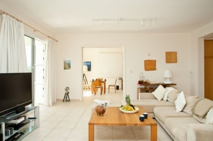 Image No.10-6 Bed Villa for sale