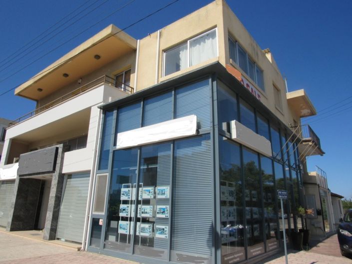 Image No.2-Commercial à vendre à Kato Paphos