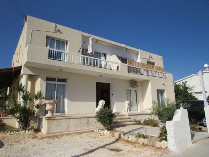 Image No.1-9 Bed Commercial for sale