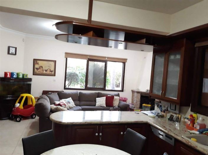 Image No.2-6 Bed Villa for sale