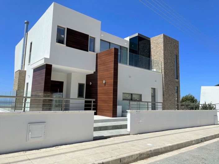 Image No.2-5 Bed Villa for sale