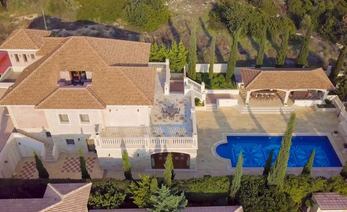 Image No.1-6 Bed Villa for sale