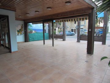 Shop For Sale  in  Kato Pafos