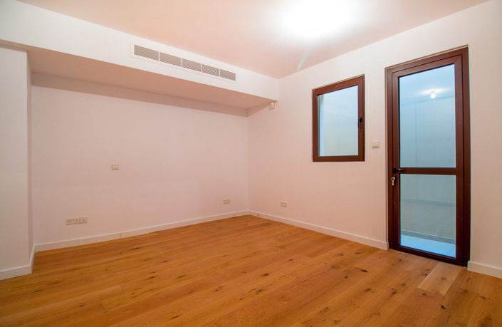 Image No.10-4 Bed Villa for sale