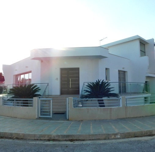 Image No.2-Villa de 3 chambres à vendre à Kissonerga