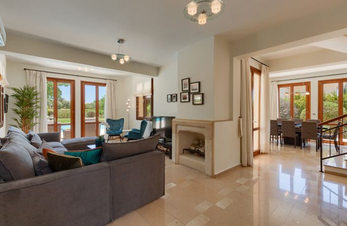 Image No.2-4 Bed Villa for sale