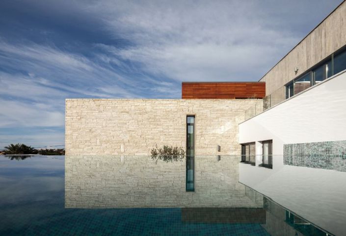 Image No.1-4 Bed Villa for sale