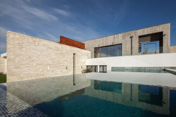 Image No.2-4 Bed Villa for sale