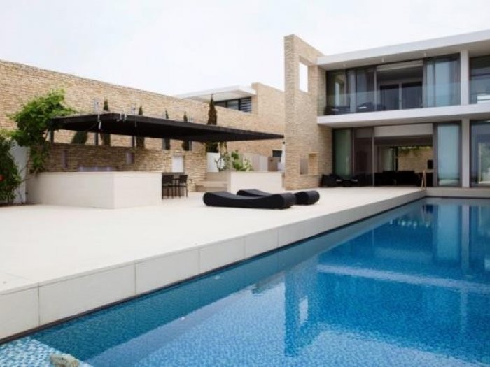 Image No.10-3 Bed Villa for sale