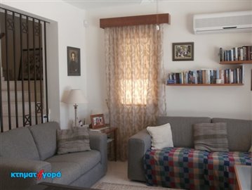 A Fabulous Seafront Three Bedroom Villa in Coral Bay is for Sale