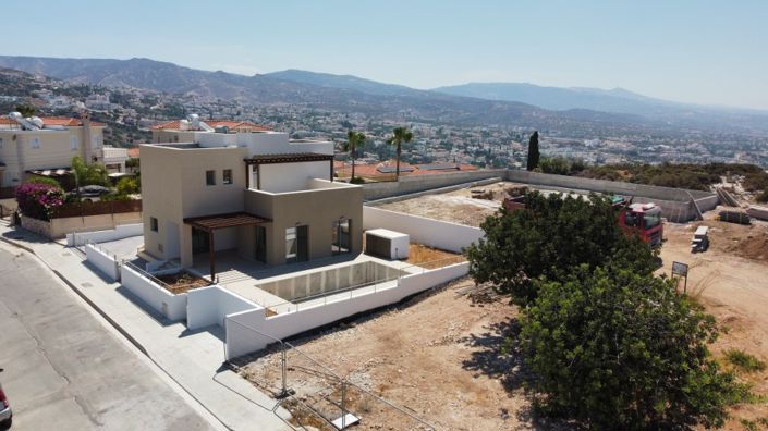 Image No.10-3 Bed Villa for sale