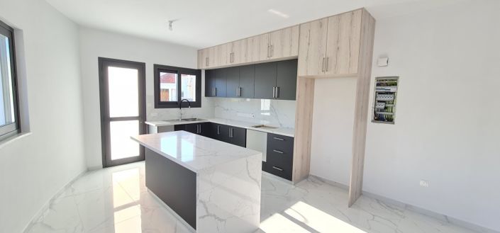 Image No.6-3 Bed Villa for sale