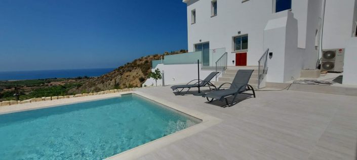 Image No.3-3 Bed Villa for sale