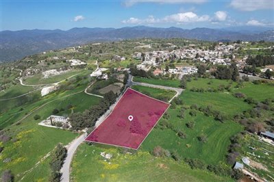 Residential field in Fyti, Paphos