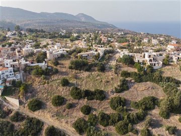 Residential Land  For Sale  in  Neo Chorio